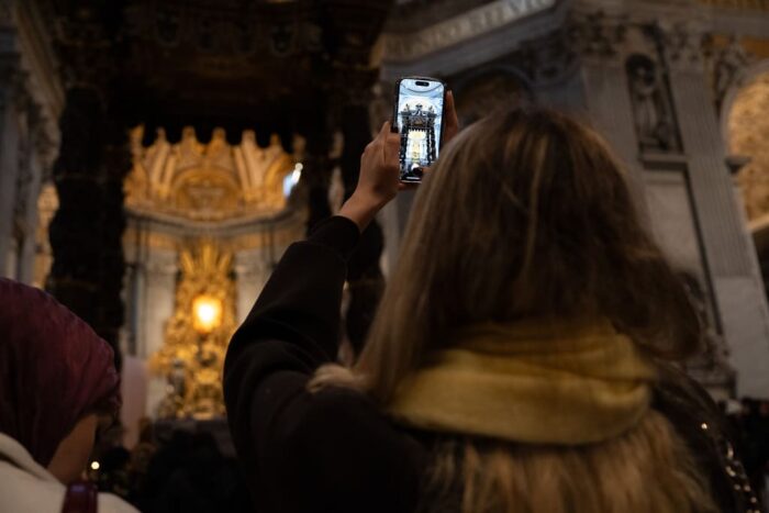 St. Peter's Basilica Tour with Official Guide - Image 3